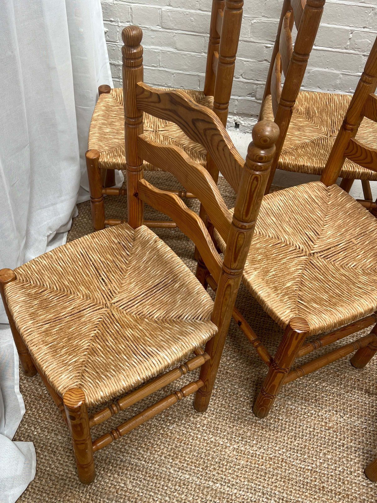 photo furniture Set Of Six Rush Pine Wood Ladder Back Farmhouse Dining Chairs