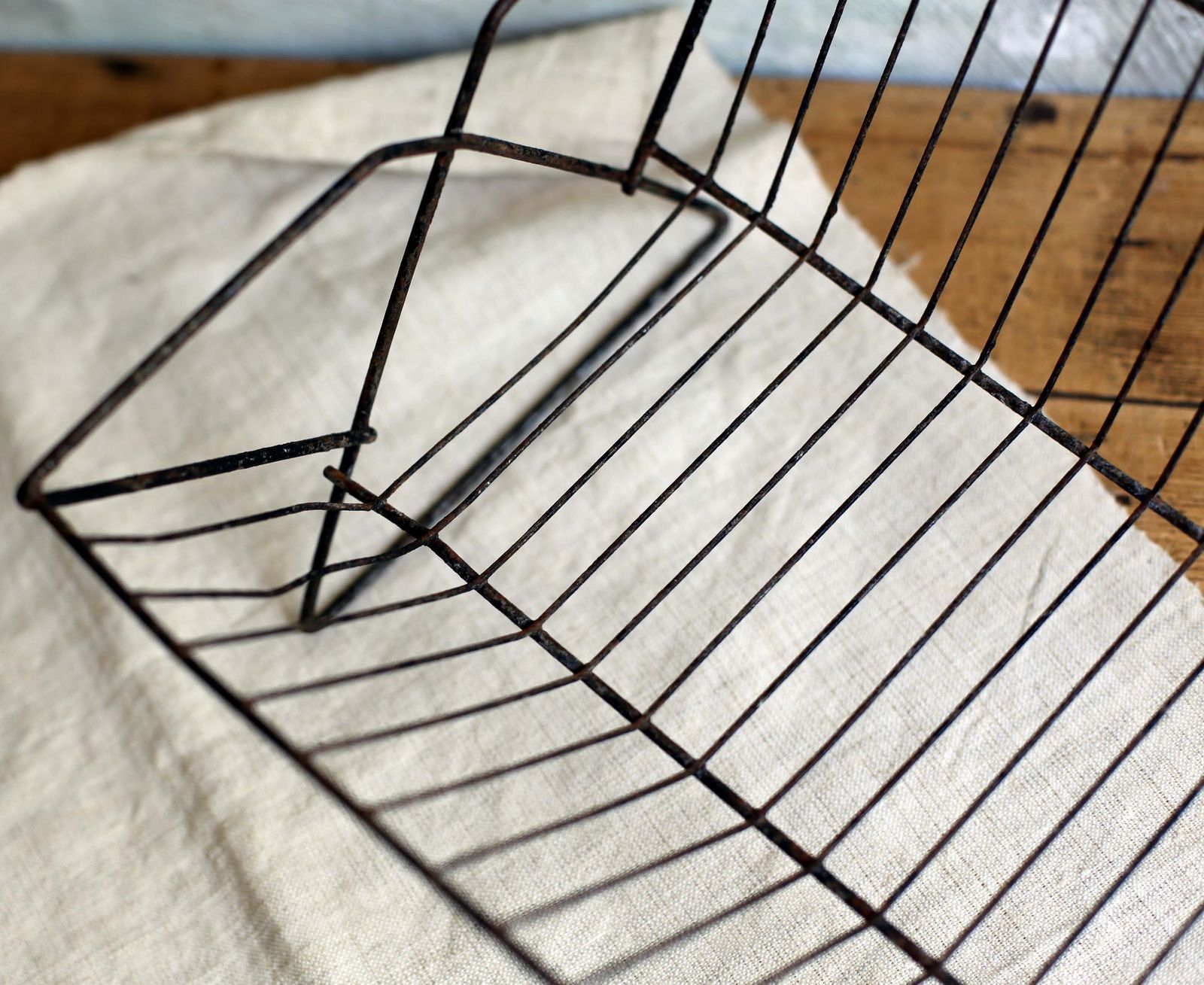 Rusty French Dish Drainer Antique Metal Plate Draining Rack Wire Display Stand Kitchen Drainer photo vintage