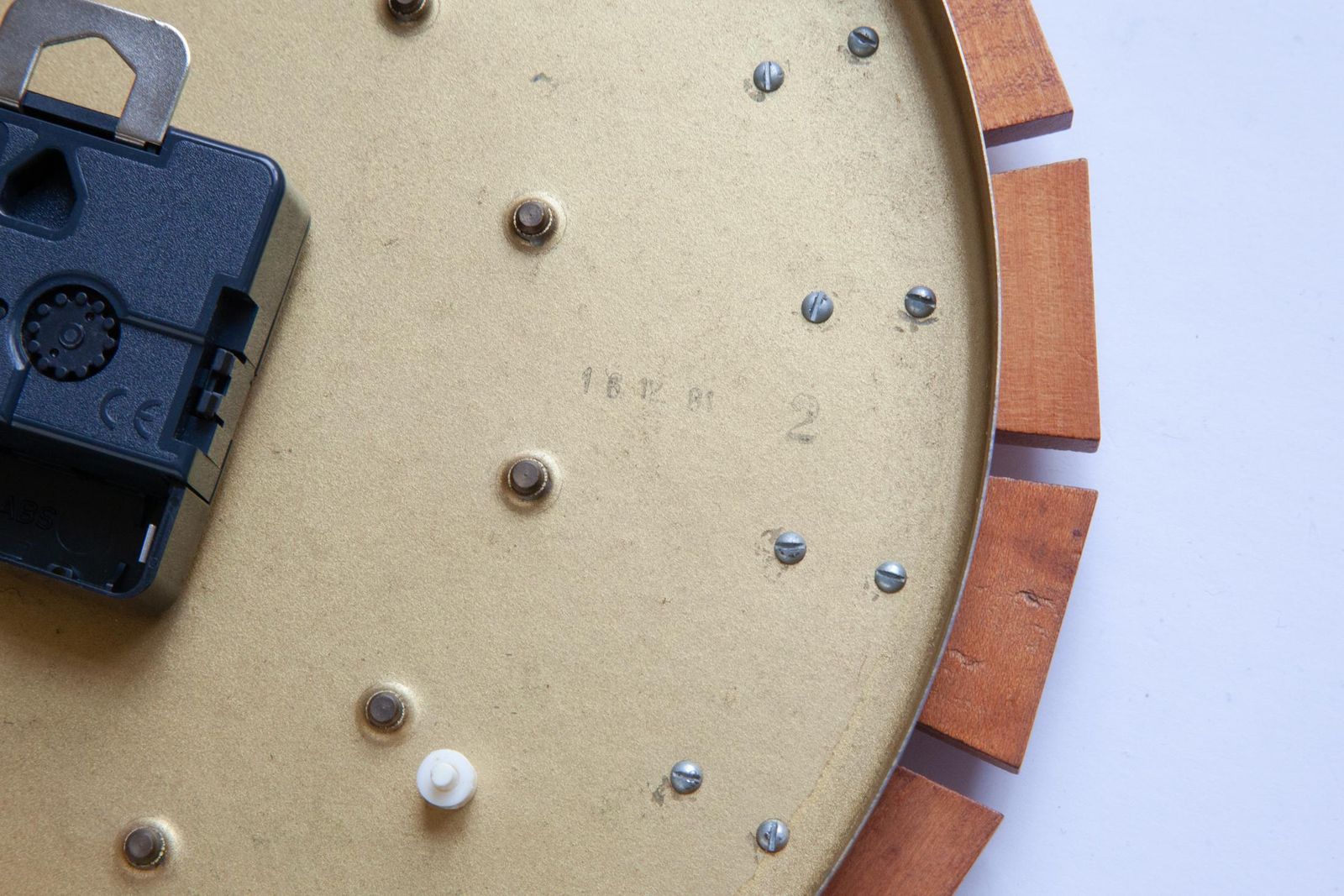 Woonaccessoires Mid-Century Weimar Duitsland Wandklok | Modernisme Deens 70s Messing Hout Space Age Atomic GDR Starburst MCM 60s photo