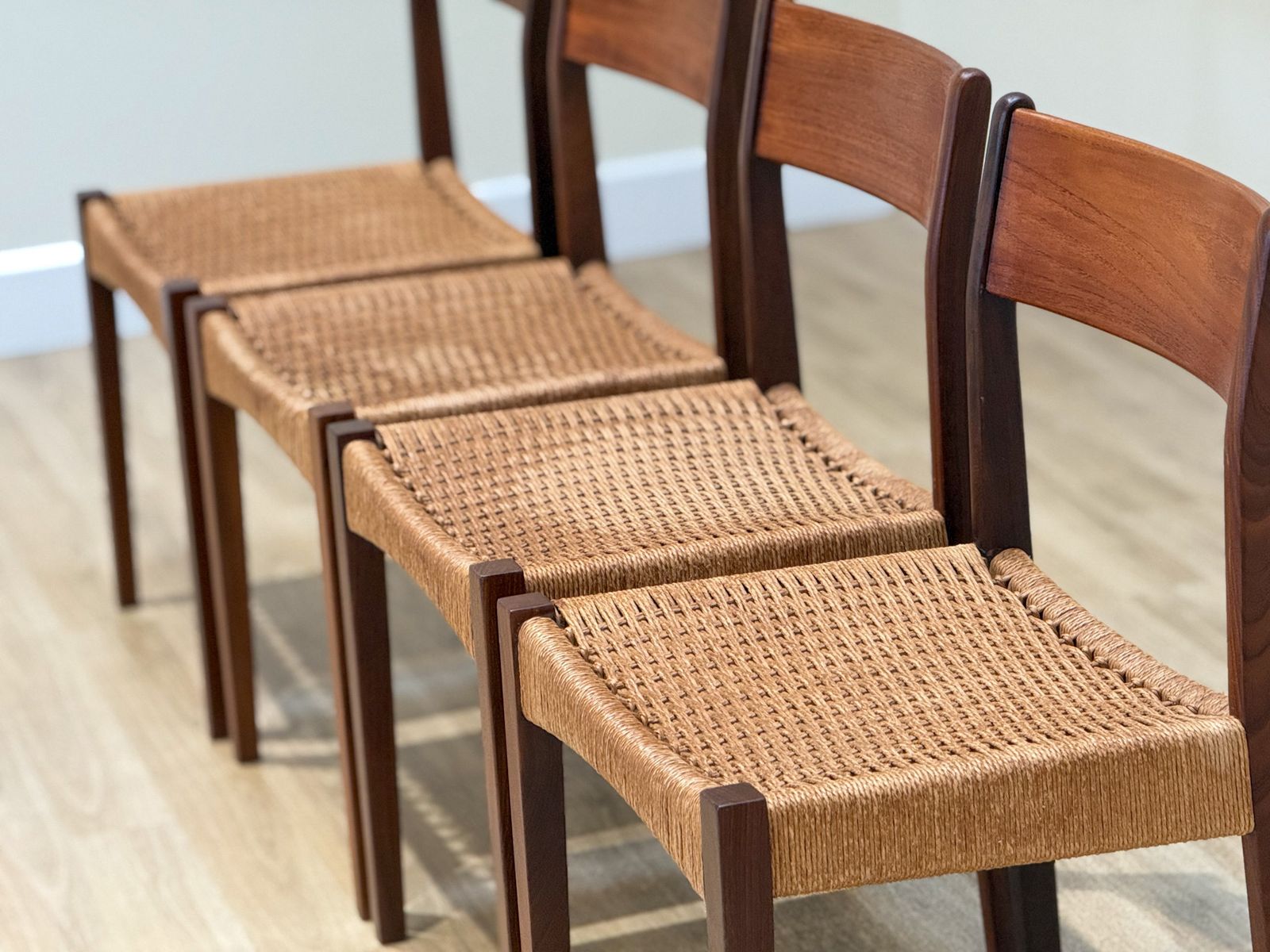 photo furniture Danish Chairs In Teak And Paper Cord By  Poul Volther (1960)