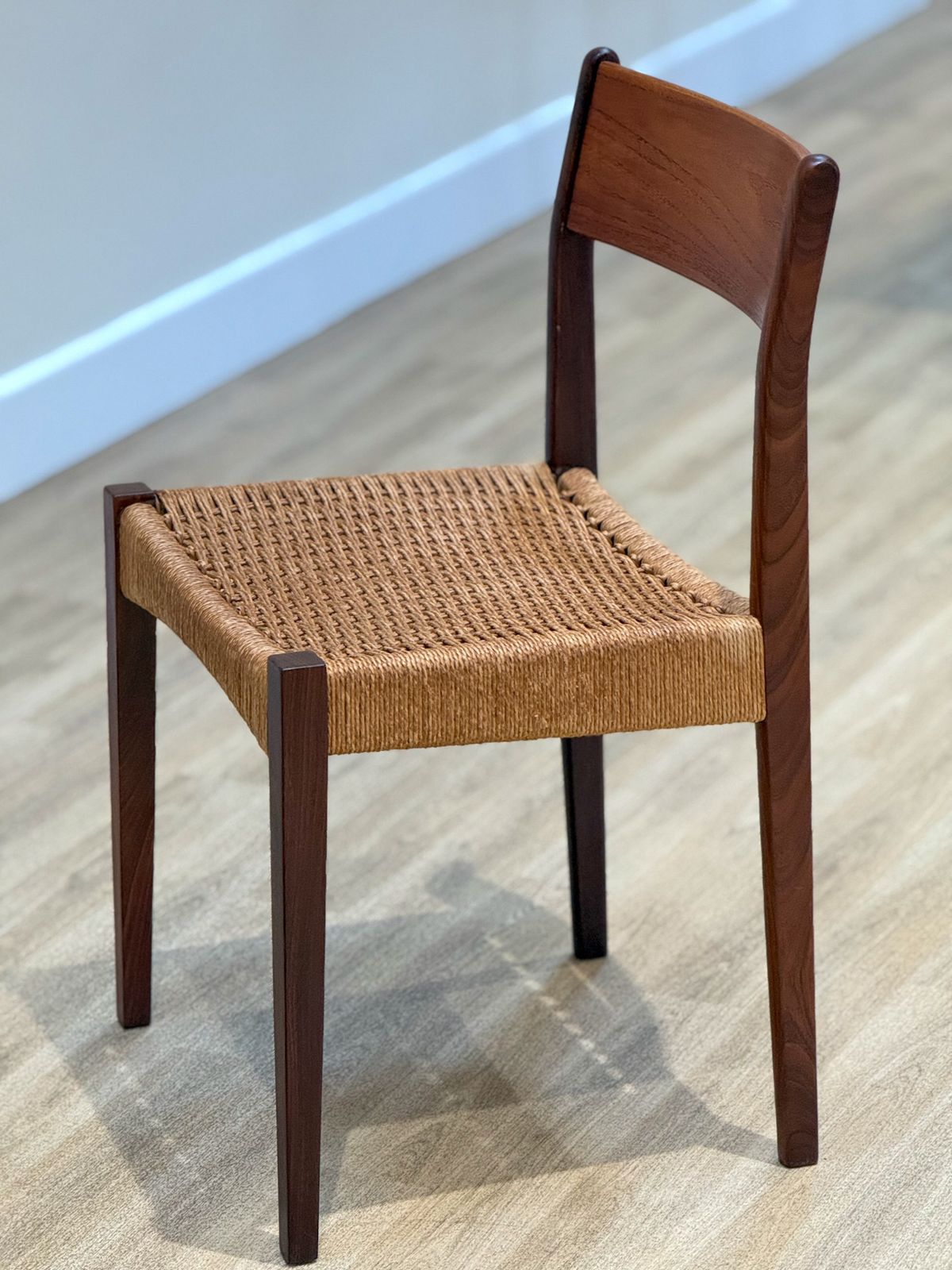 photo buy Danish Chairs In Teak And Paper Cord By  Poul Volther (1960)