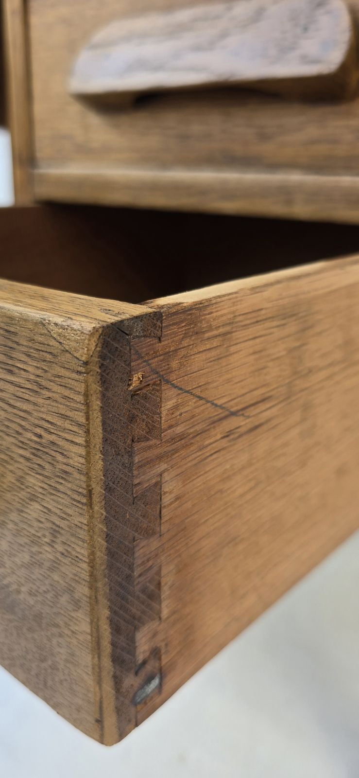 photo vintage A Petite Mid Century Oak Drop Leaf Desk, Single Pedestal.
