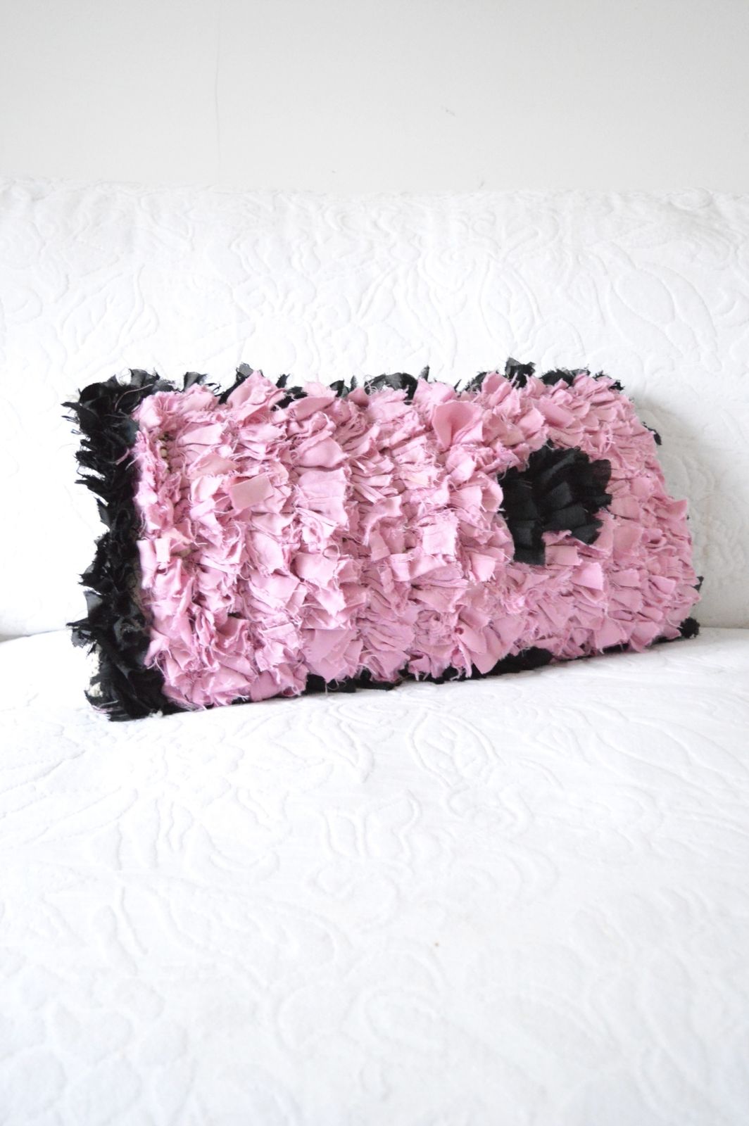 Vintage Moroccan Boucherouite Cushion Cover 25 X 35 Cm Modern Berber Geometric Colourful Pink Pillow photo vintage