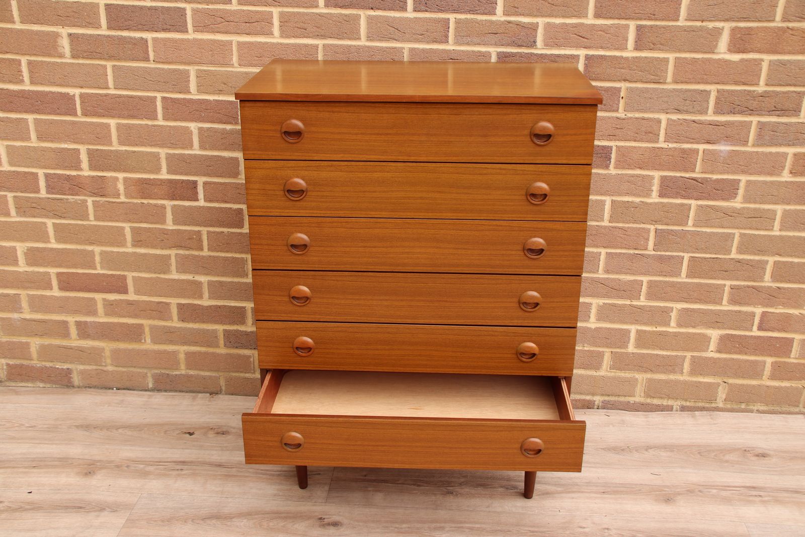 Schreiber Retro Chest Of Drawers photo 475.0
