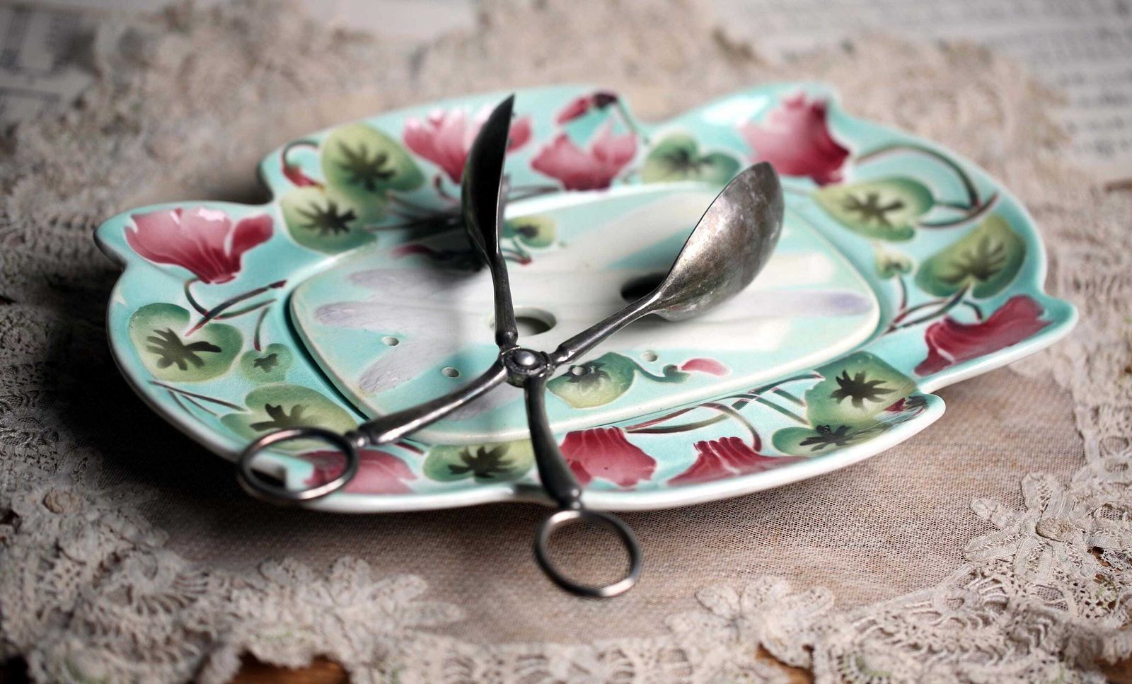 Antique French Majolica Asparagus Draining Plate Art Nouveau Cyclamen Platter By K&G Saint Clement photo for sale