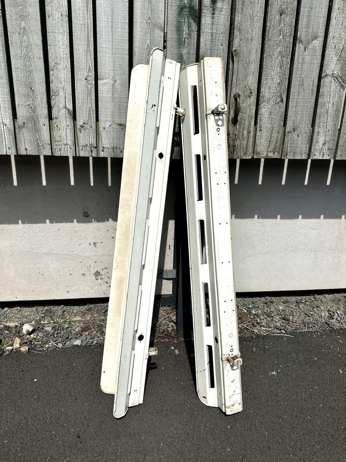 photo vinterior Pair Of 6ft Vintage Fluorescent Lightshades With Fittings