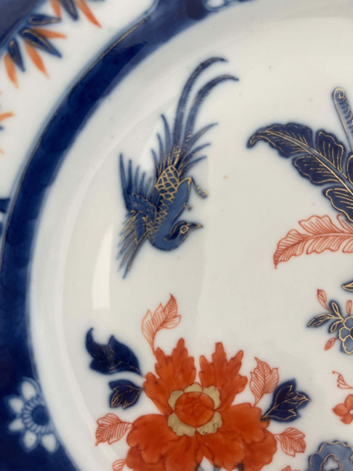 Kangxi Imari bord, Chinees porselein met Fenghuang vogel, ca. 1700 photo vinterior