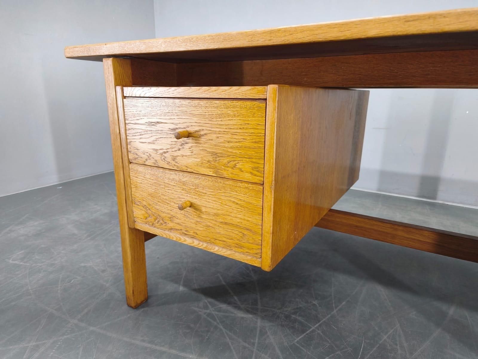 Bureau Hans J. Wegner GE125 en chêne pour GETAMA, Danemark photo Mobilier