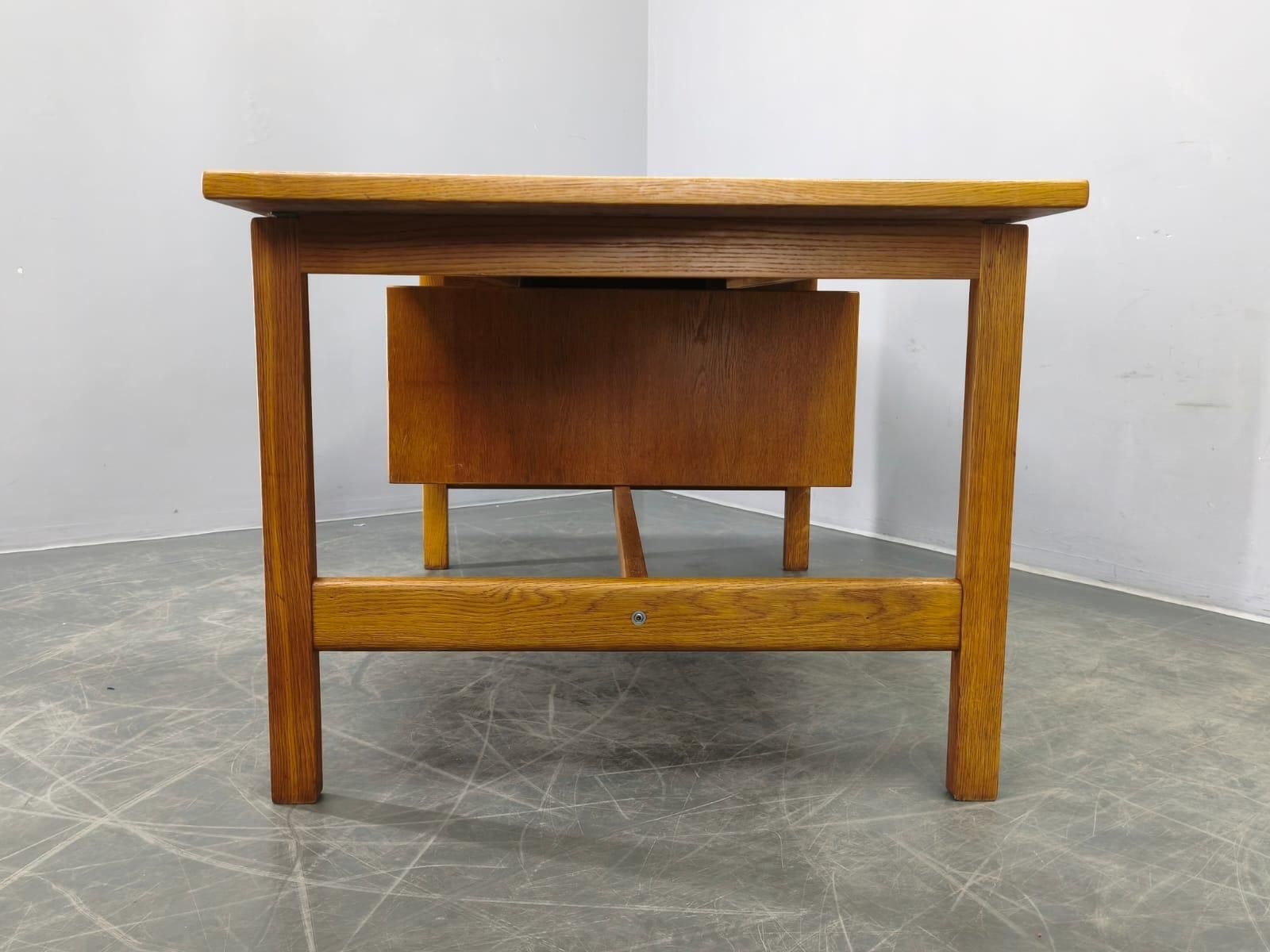 Mobilier Bureau Hans J. Wegner GE125 en chêne pour GETAMA, Danemark photo