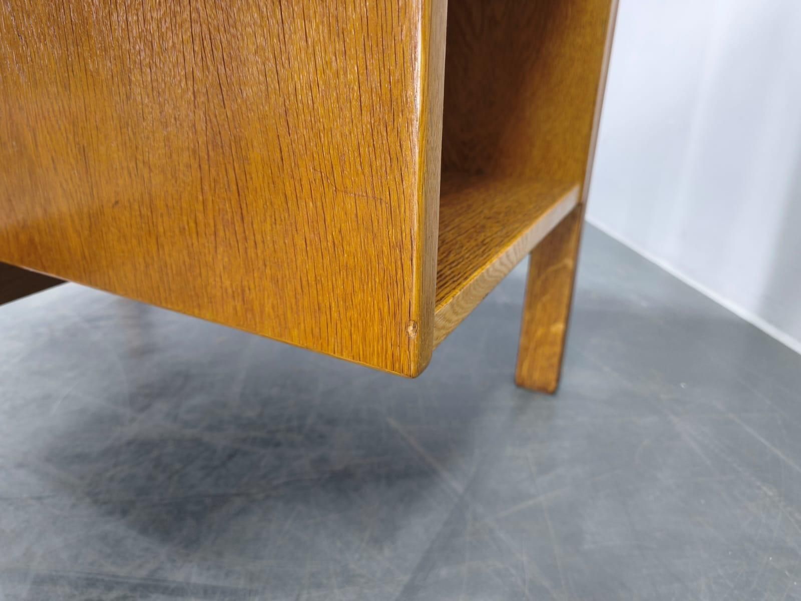 photo buy Bureau Hans J. Wegner GE125 en chêne pour GETAMA, Danemark