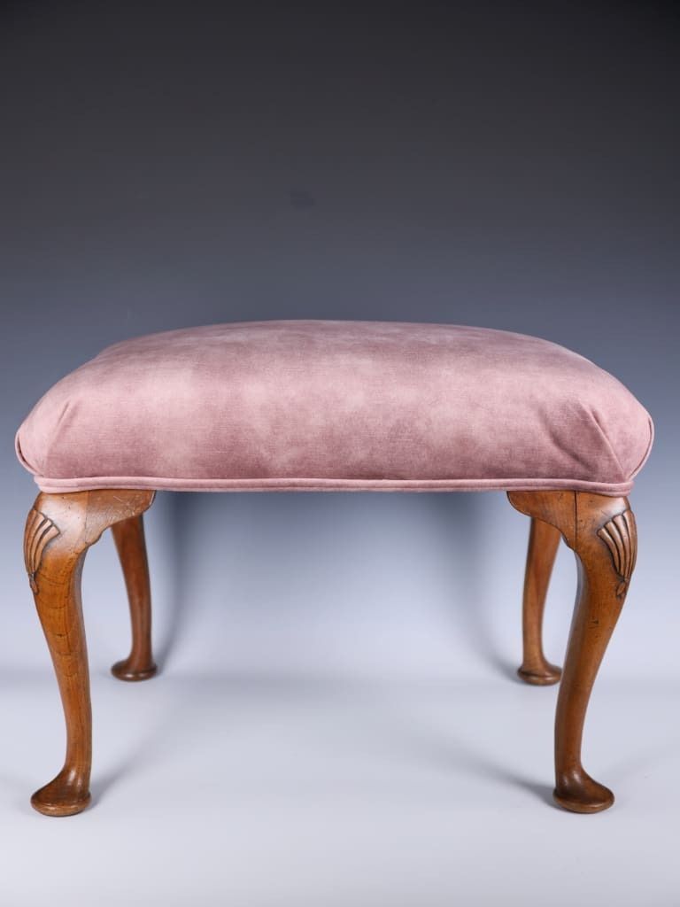 Queen Anne Style Carved Dressing Table Stool In Pink Velvet photo furniture