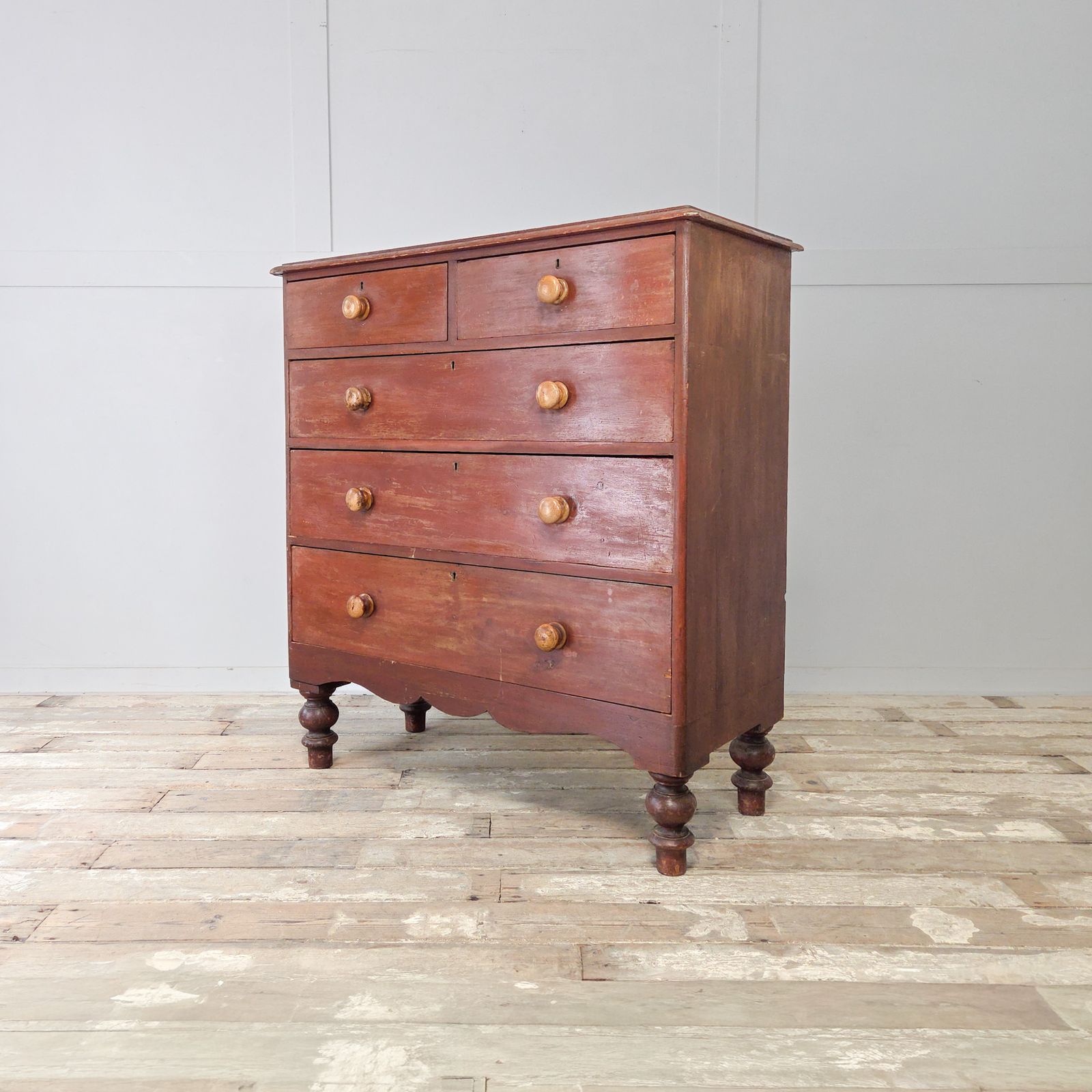 Victorian Painted Pine Chest Of Drawers In Country House Style photo 850.0