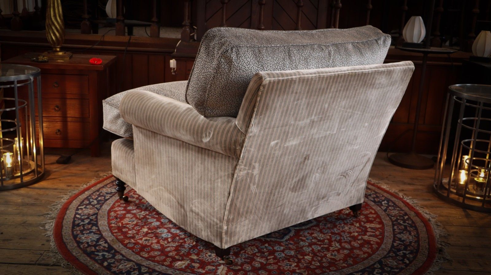 photo vintage Super George Smith Short Scroll Arm Signature Cushion Back Snuggler Armchair 🚚
