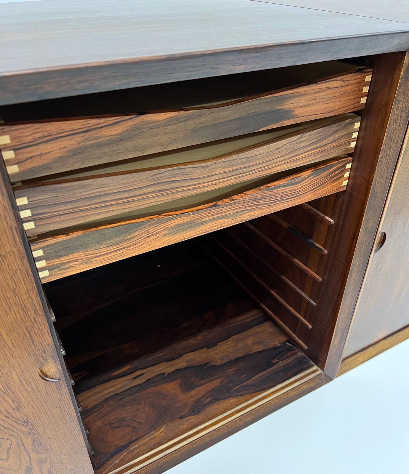 photo vintage Poul Cadovius Floating Wall Mounted Rosewood Sideboard By Cado, 1960s.