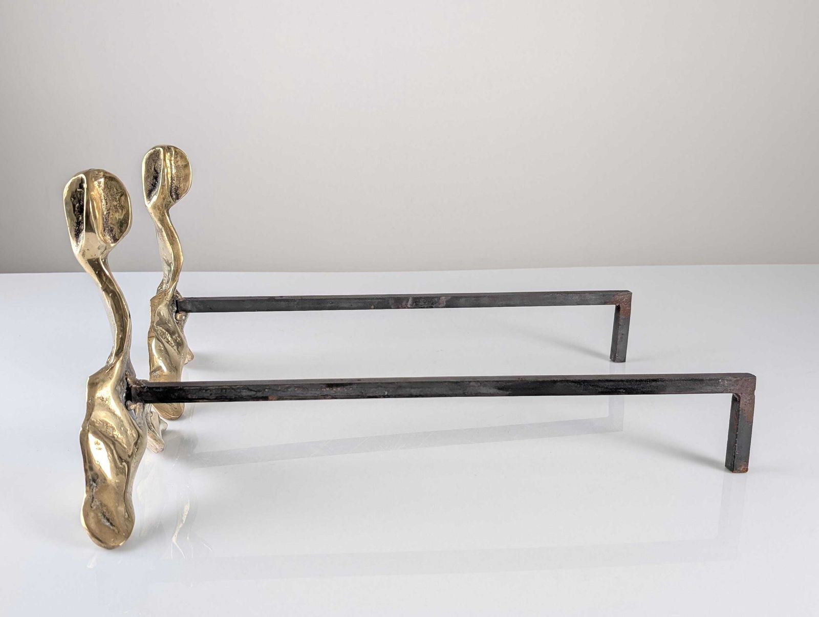 photo vinterior Pair Of Brutalist Sculptural Bronze Fireplace Andirons, 1970s