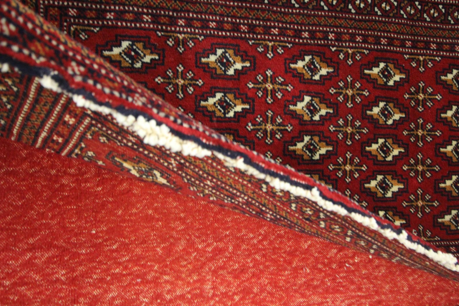 photo vintage Tapis de salon en laine fait main, tapis Turkman rouge, Poshti vintage