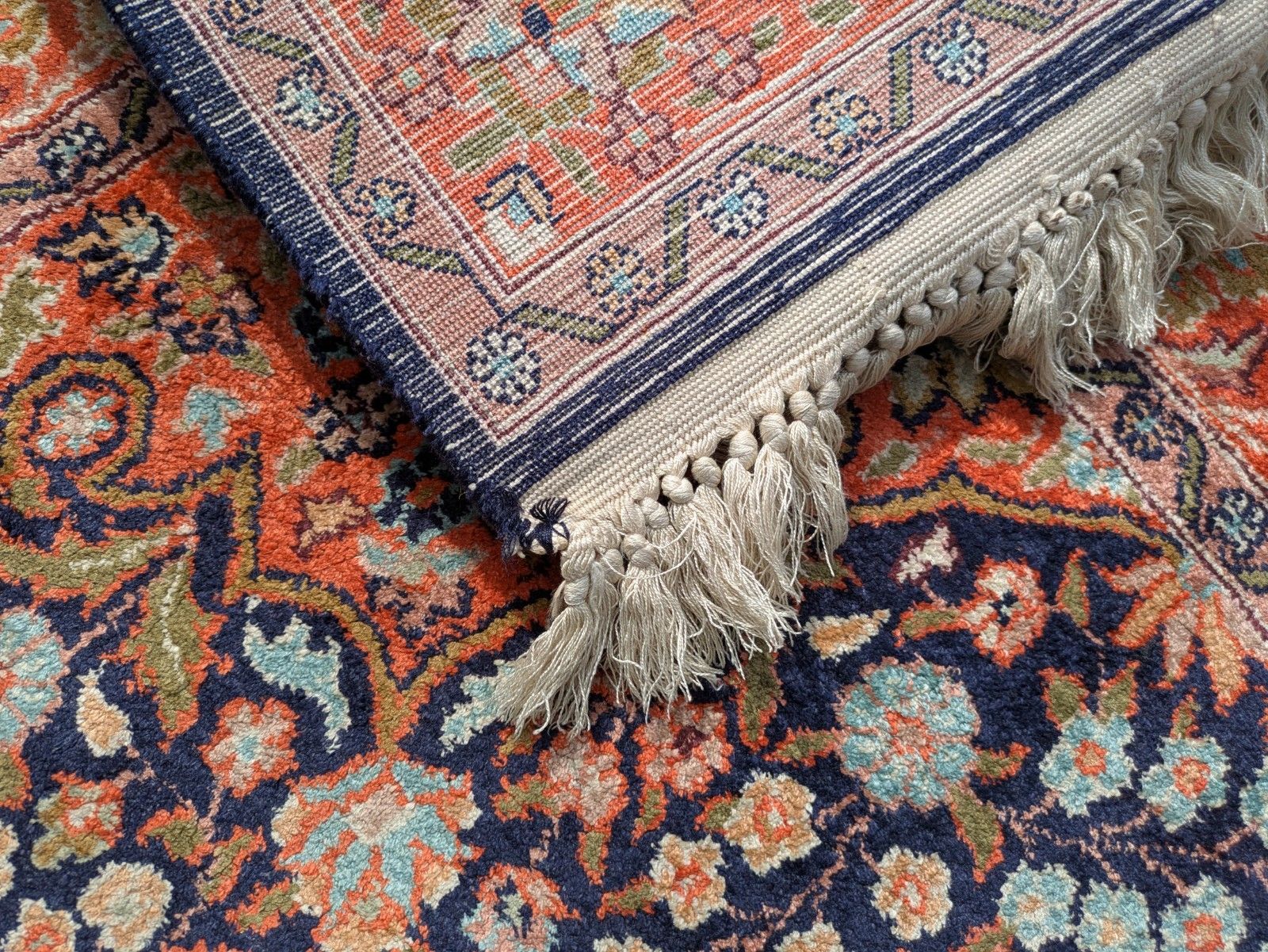 photo furniture Pretty Kashmir Silk Carpet