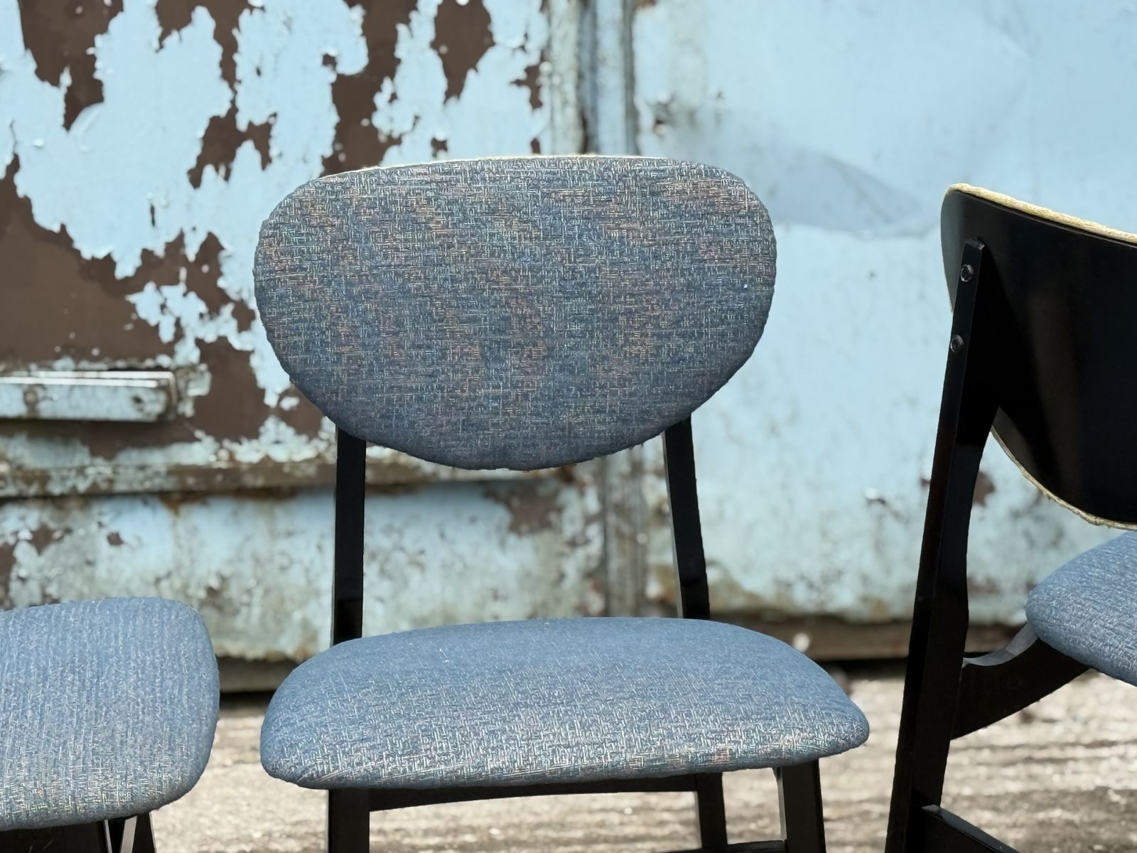 A Set Of Four Jenrique Chairs In Black photo vinterior