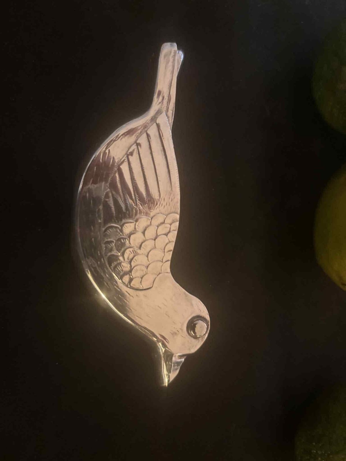 Vintage verzilverde citruspers: Franse Art Deco vogeldecoratie photo Kunst
