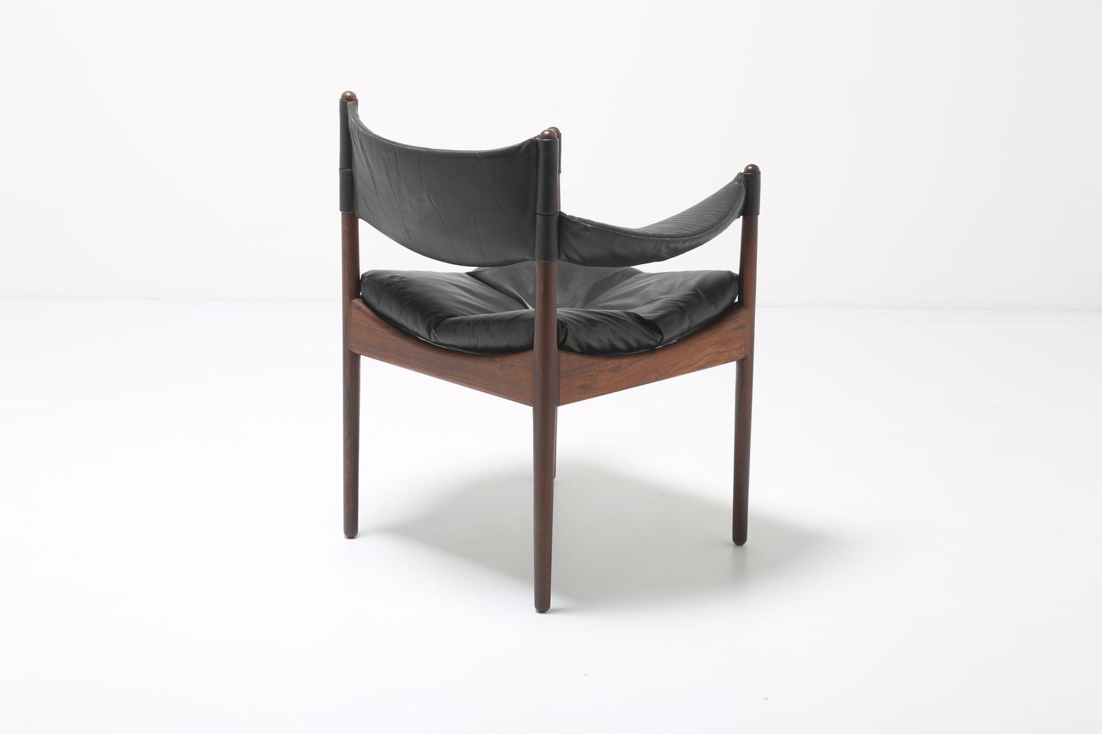 Meubels Kristian Vedel 'Modus' fauteuil / armstoel: 6 stuks, zeldzaam uitvoering in palissander en zwart leer, voor Søren Willadsen, Denemarken, jaren 1960 photo