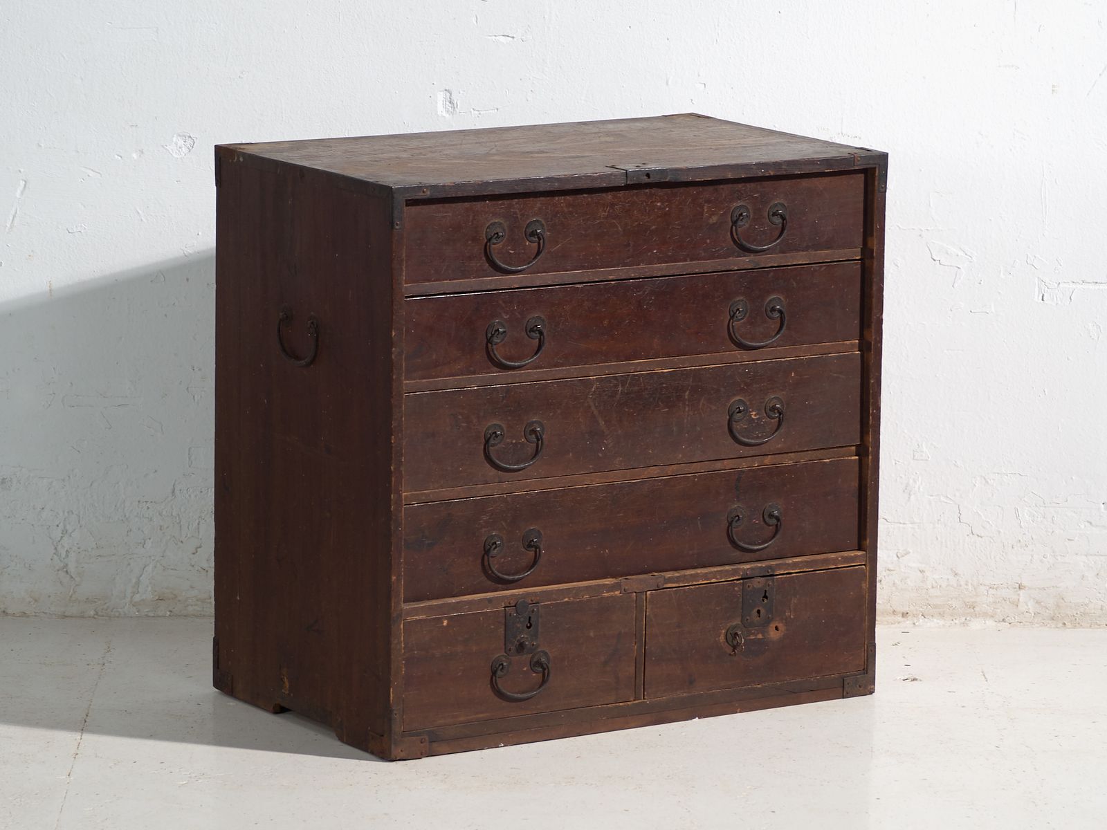Antique Japanese Tansu With Drawers And Iron Hardware – Meiji Period, Japan, Circa 1900