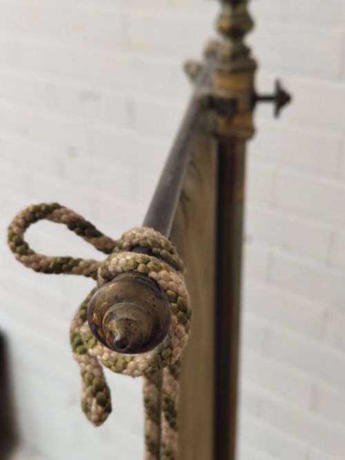 Home Fixtures Antique Victorian Country House Velvet Needlework Fireside Brass Pole Screen photo