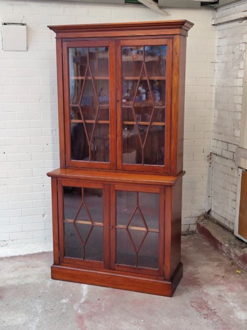 photo vinterior Antique Victorian Mahogany Astragal Glazed Victorian Adjustable Bookcase