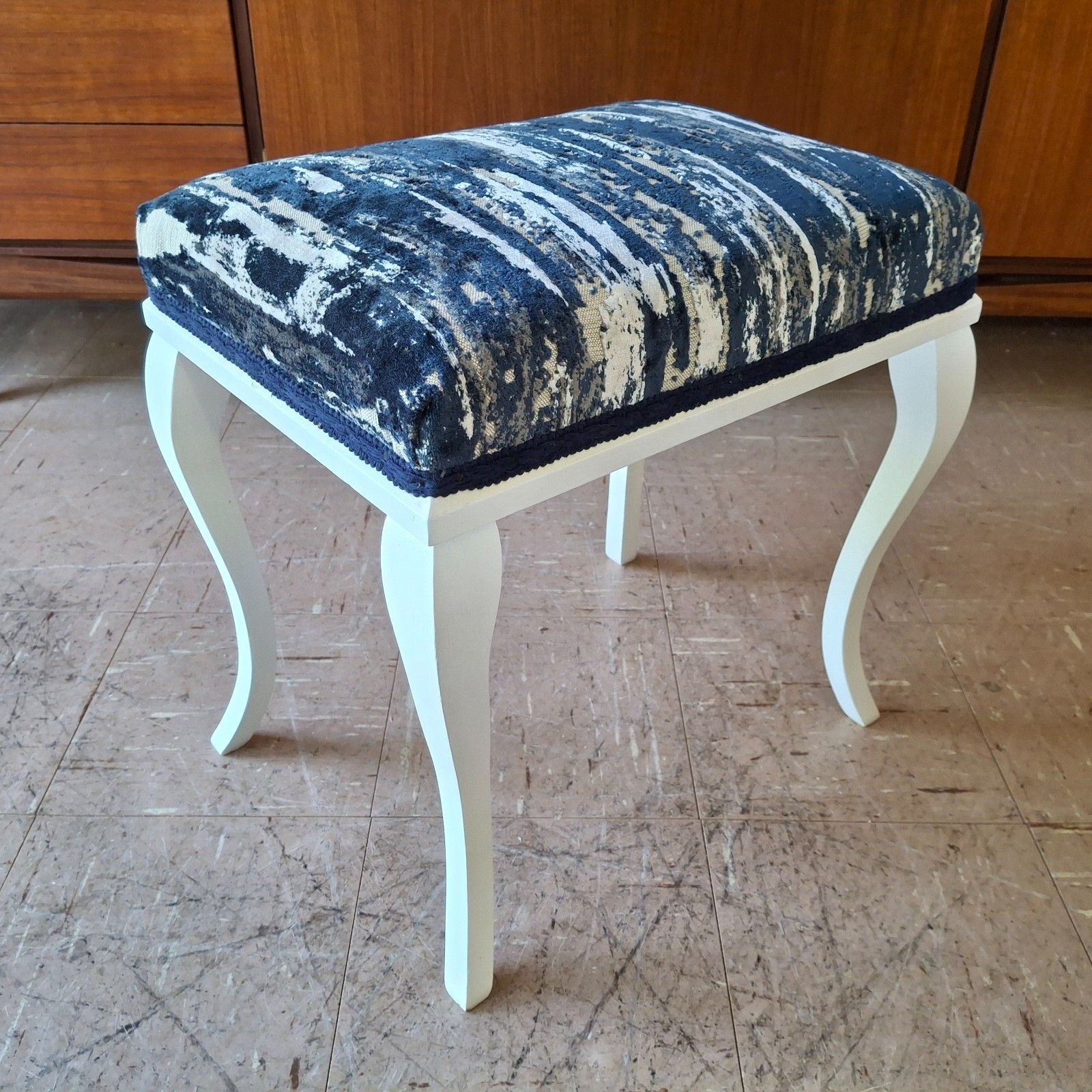photo furniture Fab Vintage Retro White Painted Dressing Table Piano Stool Navy Cut Velvet