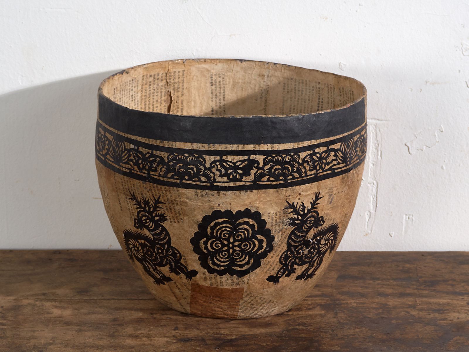 photo furniture Antique Chinese Papier Mâché Basket With Black Papercuts – China, Circa 1930