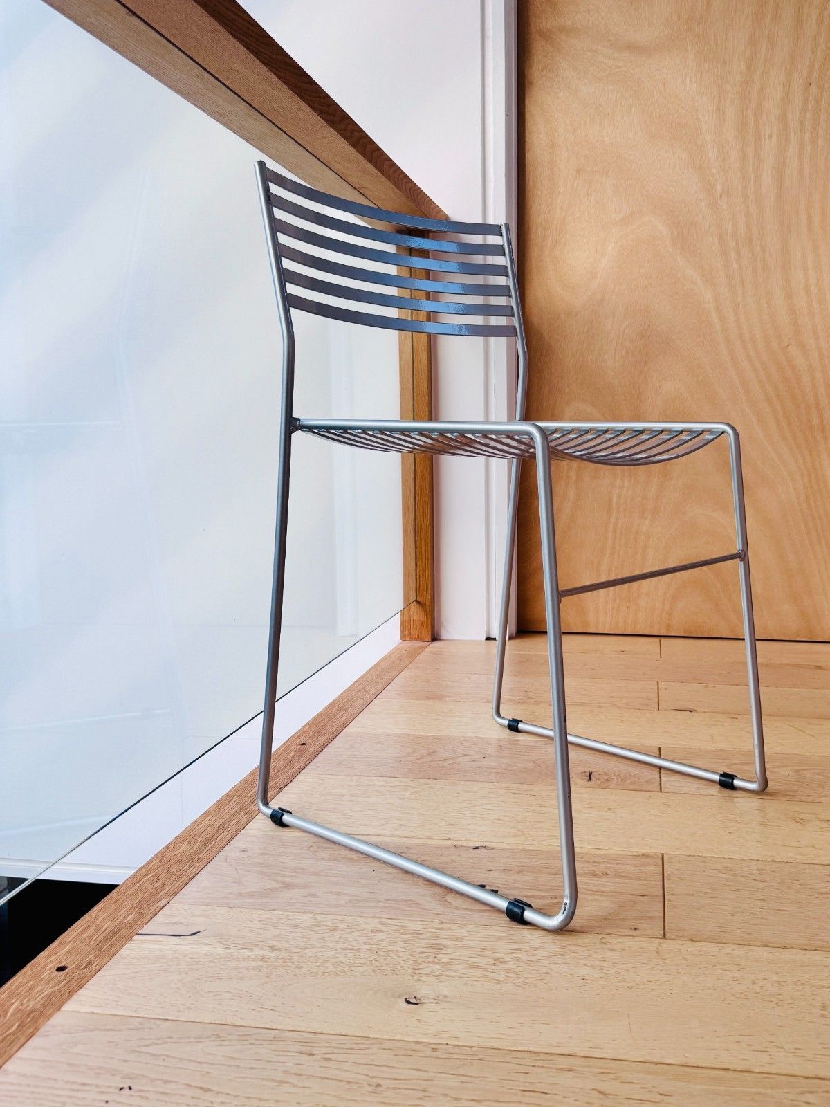 99.0 Emu Aero Metal Stacking Chair In Silver 1990s Vintage Retro Collectable photo