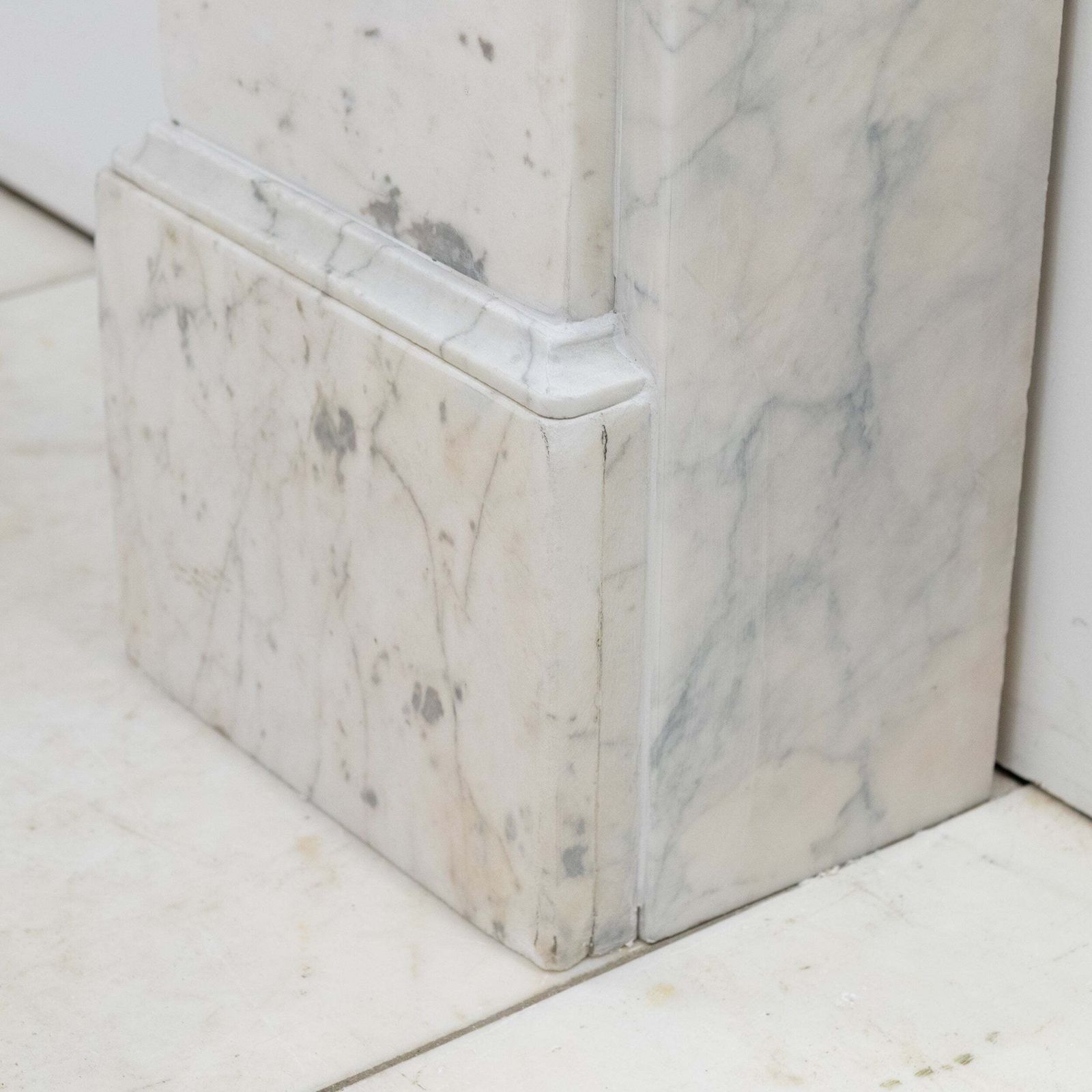 2400.0 Antique Carrara Marble Late Georgian Fireplace Surround photo