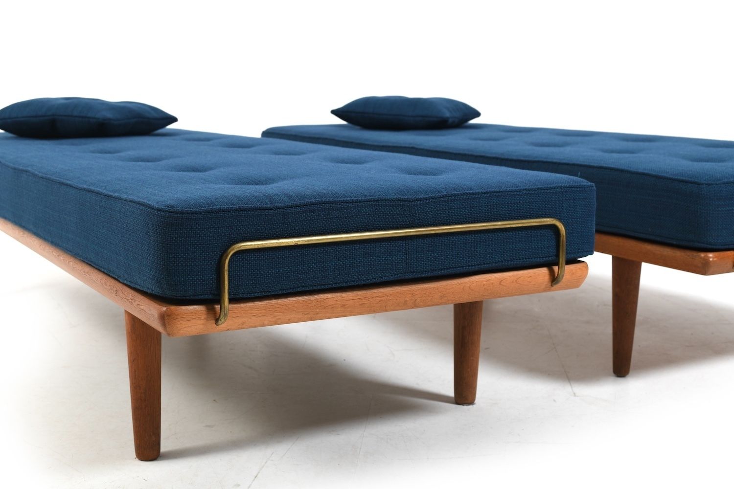 New Upholstered Pair Of Ge 19 Hans Wegner Daybeds photo buy