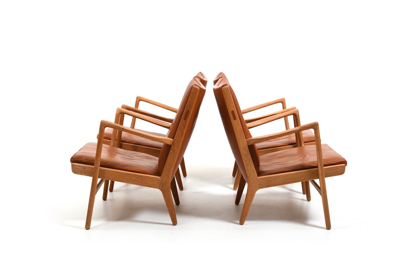photo vintage Hans J. Wegner Model Ap 16 In Oak 1951 / Set Of 4