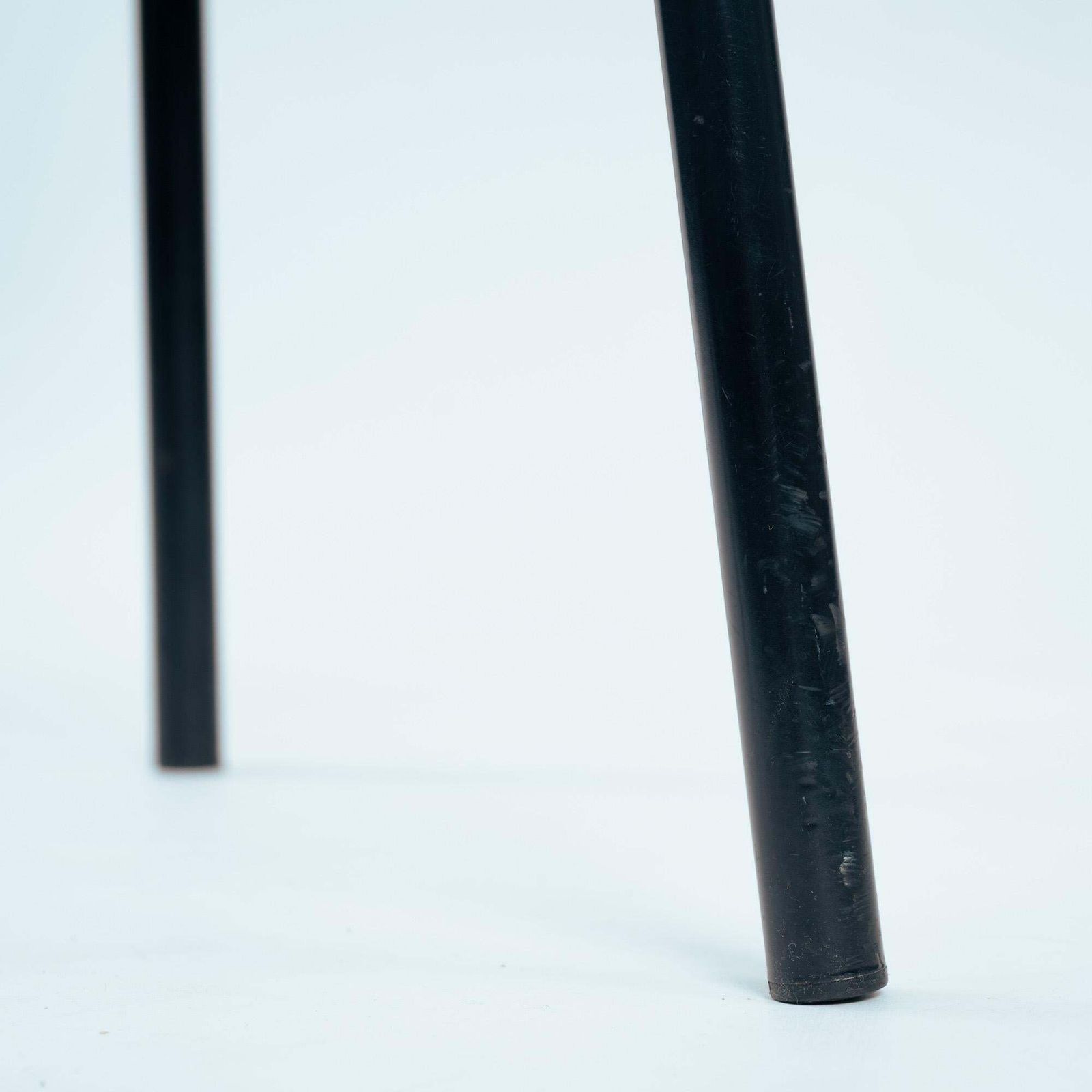 photo furniture 6 Linea Veam Leather Tripod Chairs, Italy 1980s