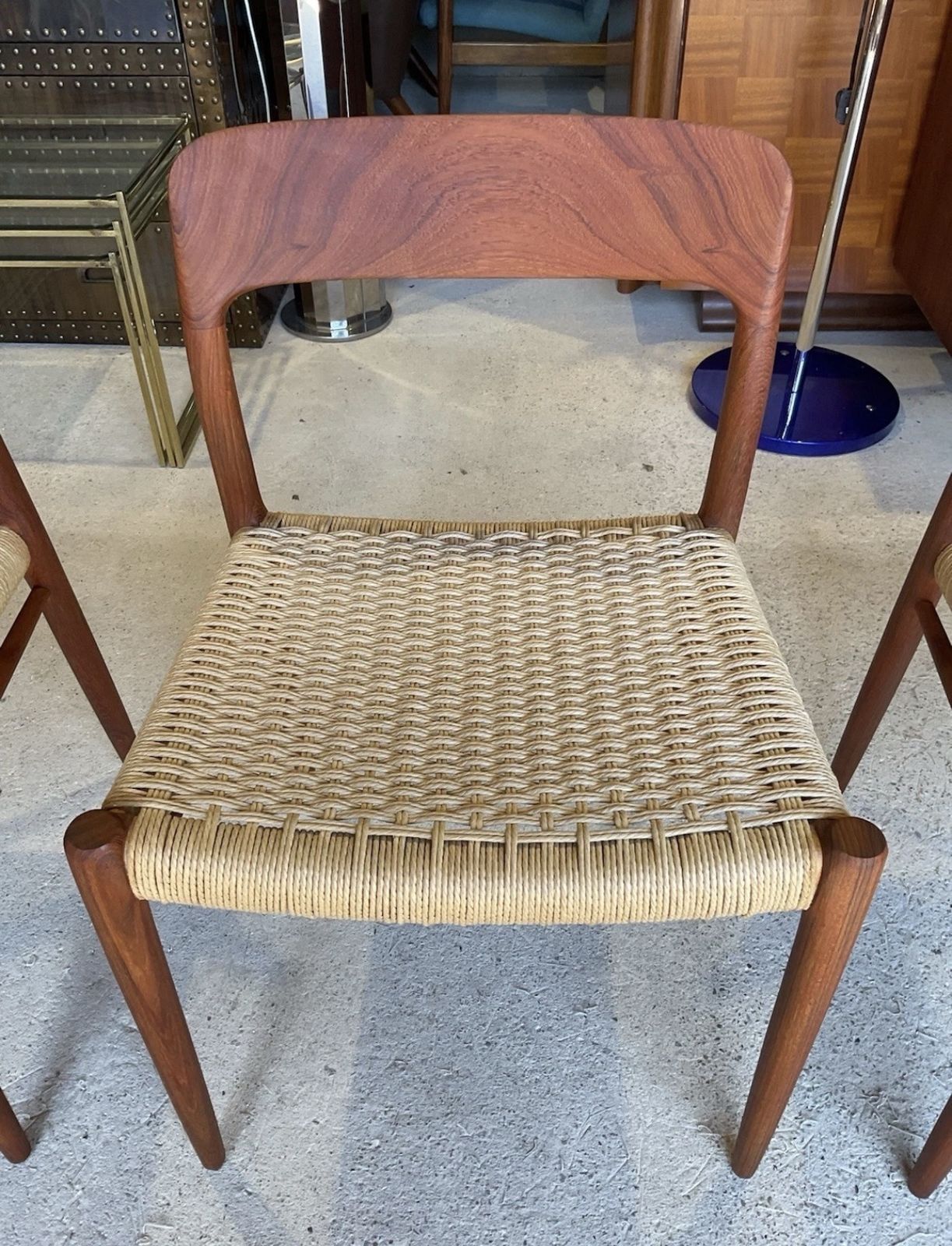 photo vintage Danish Model 75 Dining Chairs By Niels Otto Møller For J.L. Møllers Mobelfabrik