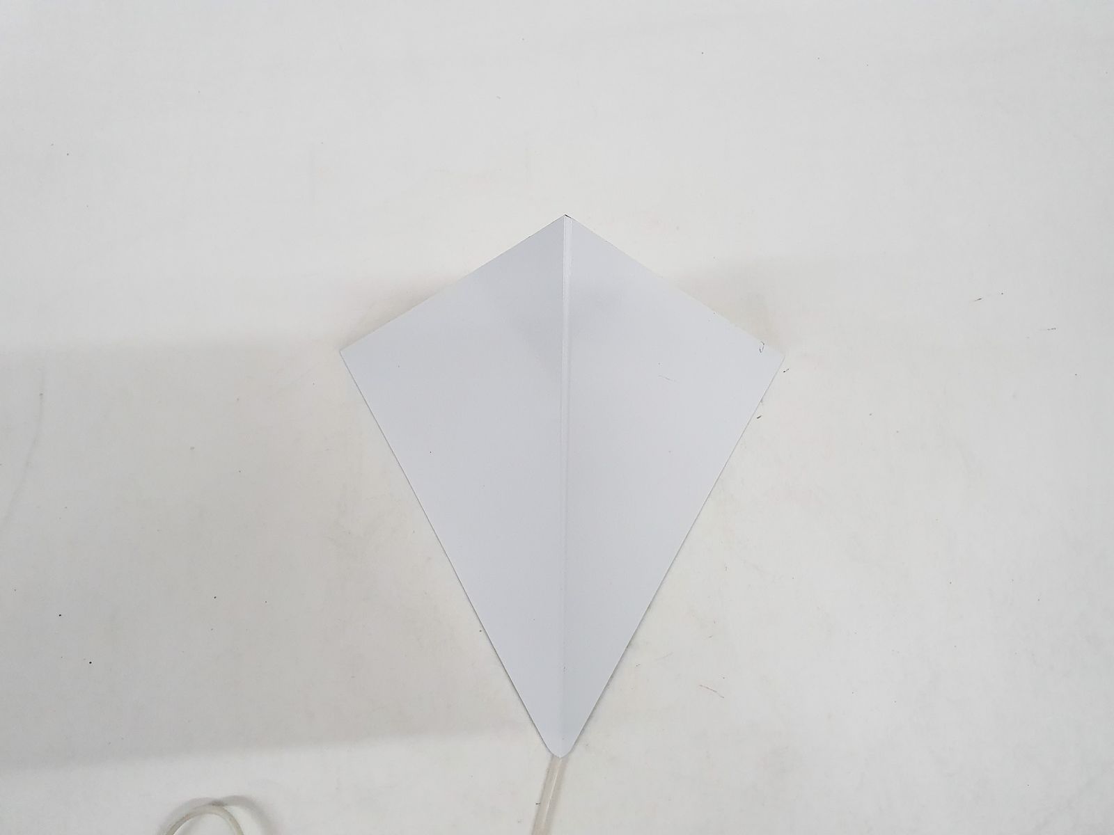Wit metalen geometrische wandlamp van Anvia, Nederland, ca. jaren 1960