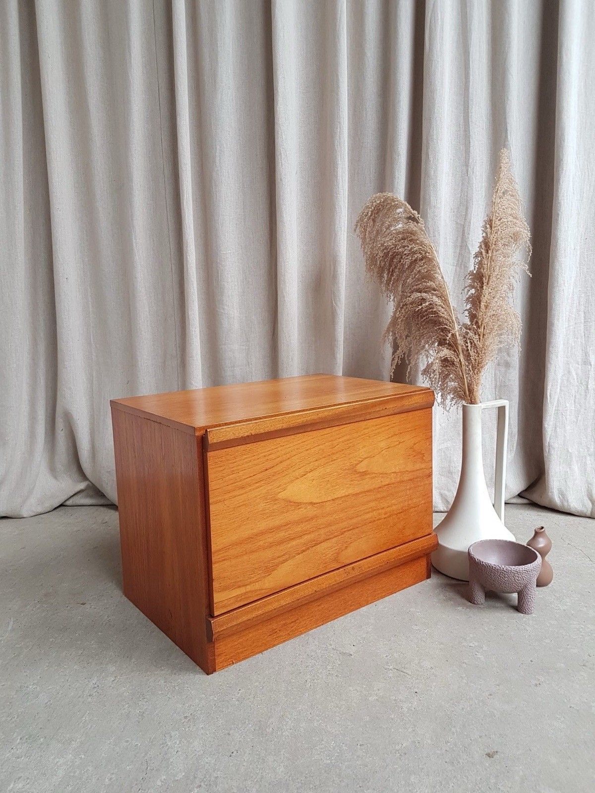Vtg Mid Century Media Tv Record Player Cabinet Compact Sideboard Unit R905