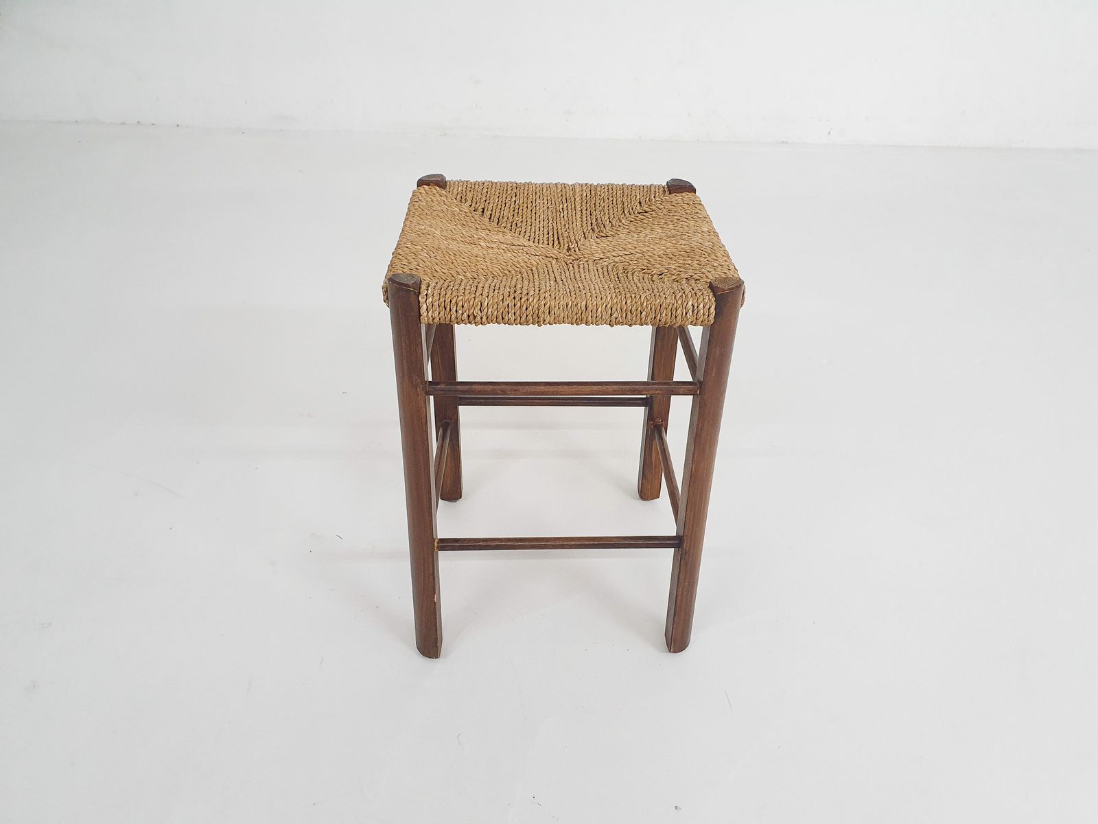Kleine rattannen barkruk, Nederland, ca. jaren 1950 photo furniture