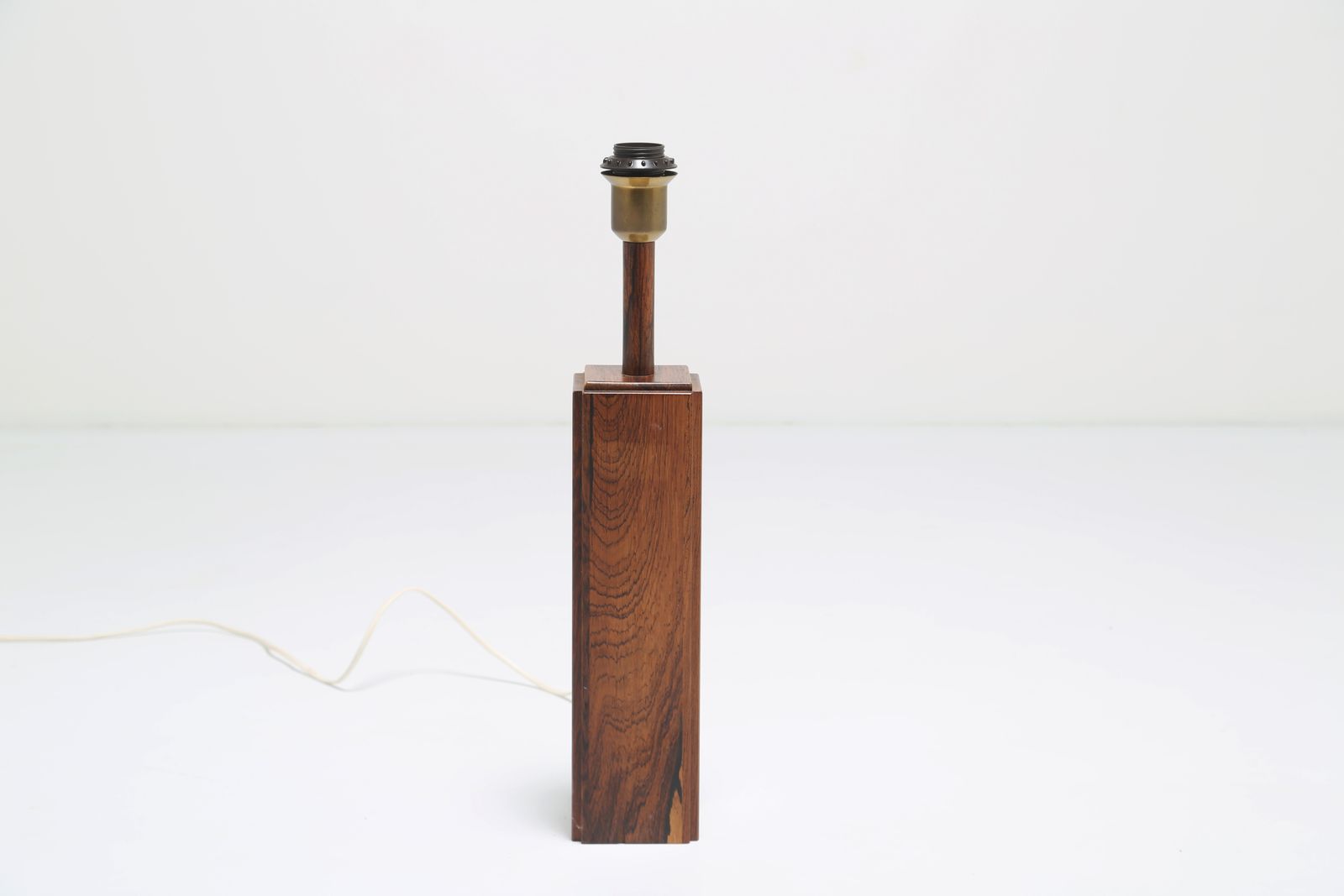 Vintage Deens Modern palissander rozenhout tafellamp, jaren 1960. photo vintage