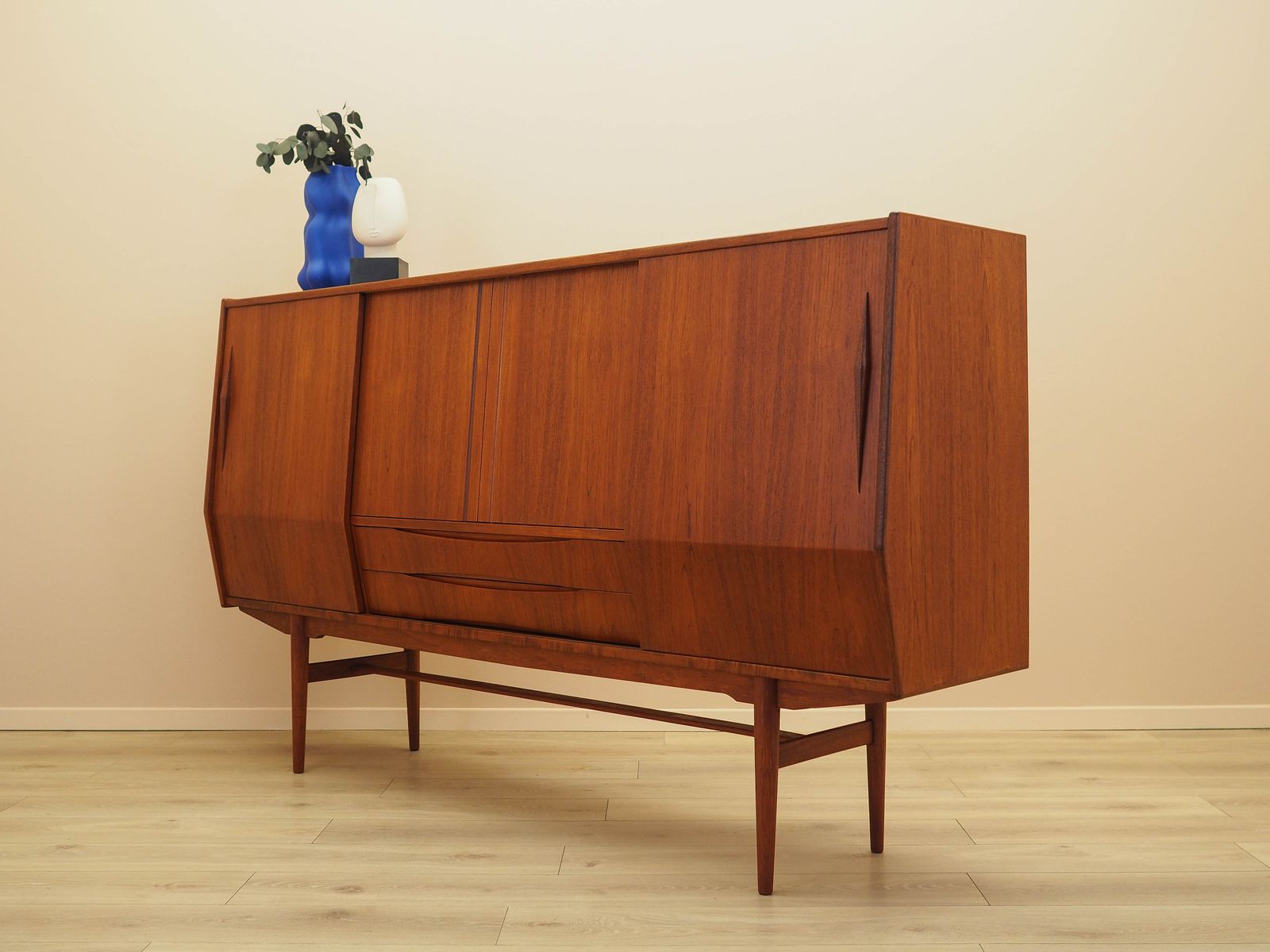 Teakhouten highboard, Deens design, jaren 1960, gemaakt in Denemarken photo Meubels