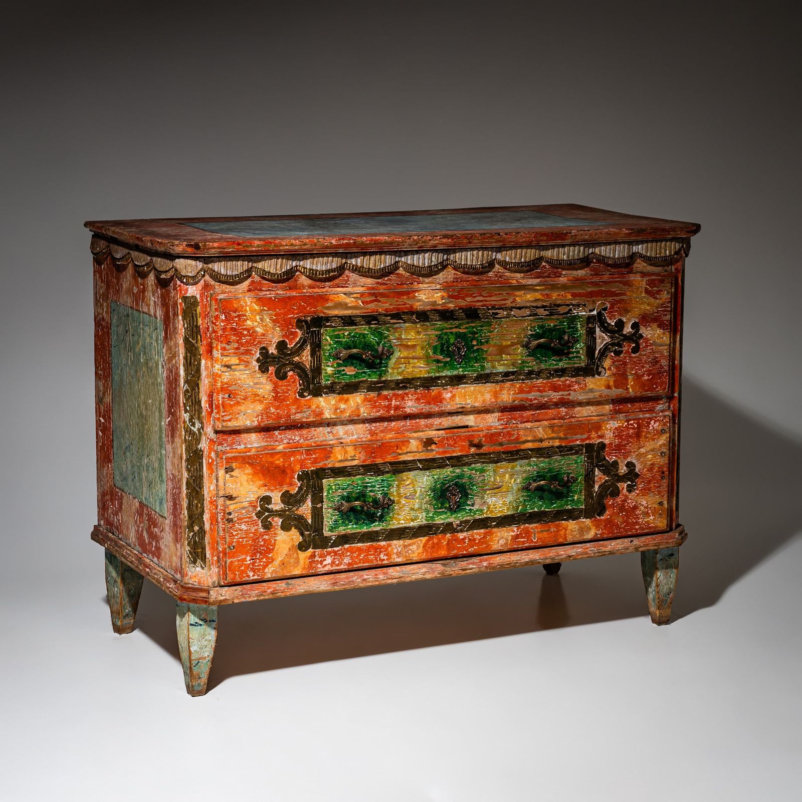 Rood geschilderde commode, Irschenberg, Zuid-Duitsland, 19e eeuw photo Meubels