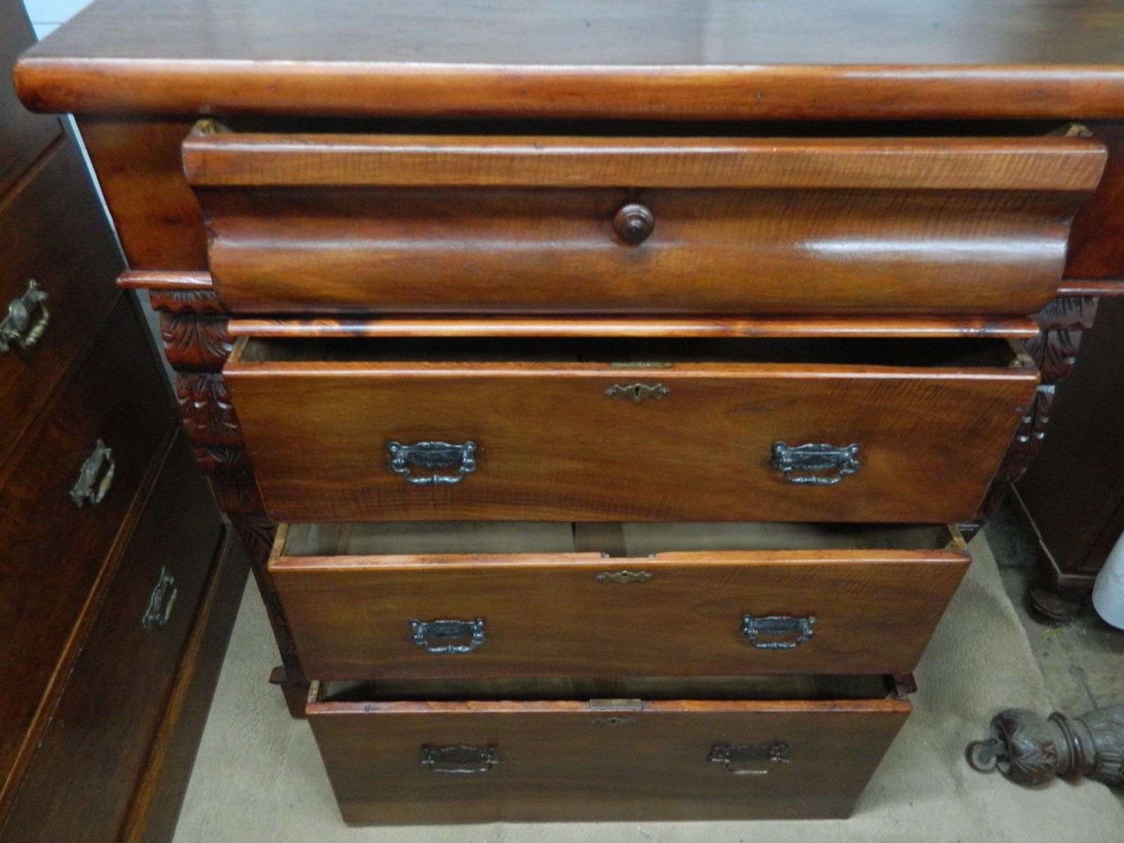 photo buy Mahogany Veneer Scotch Chest Of Drawers