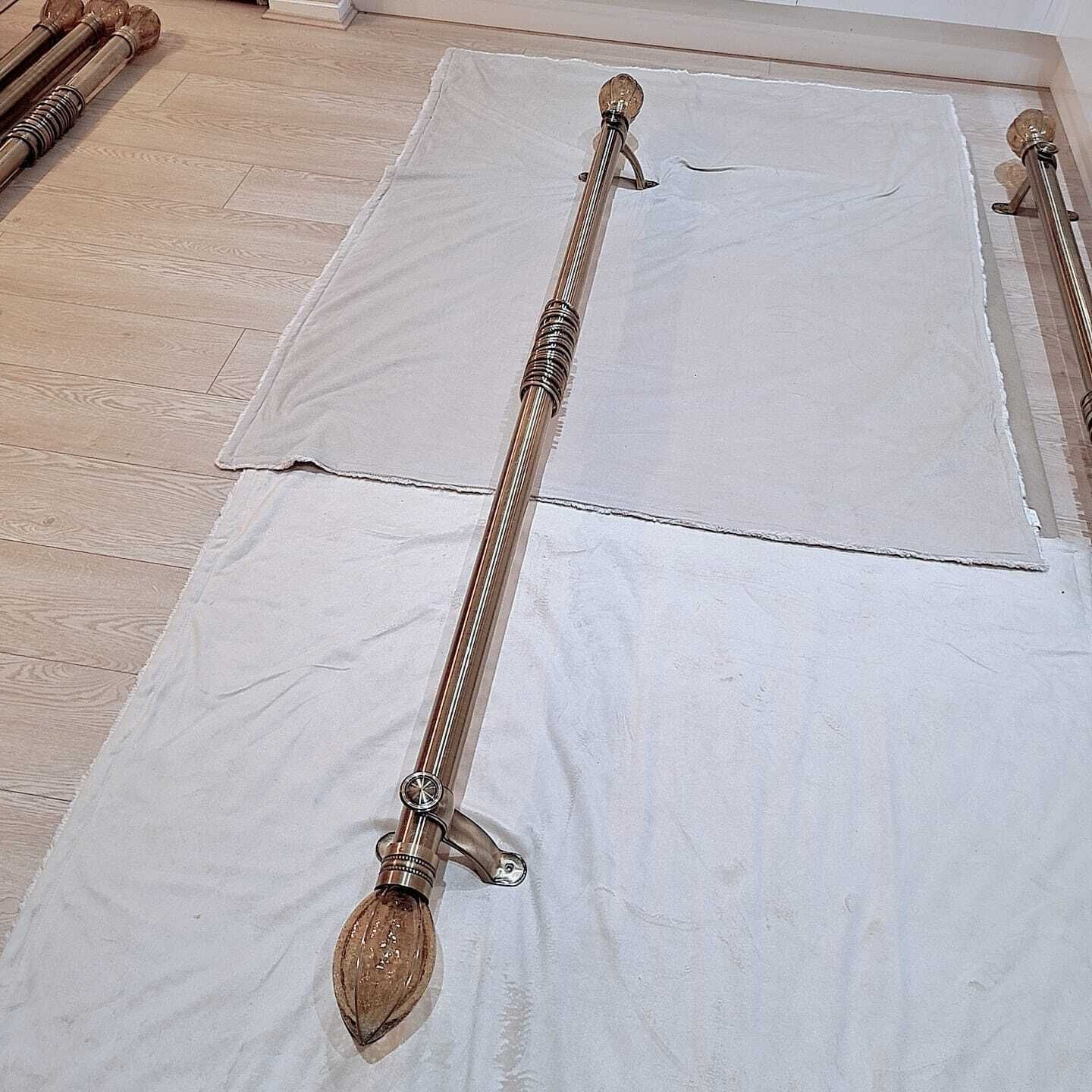 Stunning 50mm Heritage Quality Curtain Poles – Hand Blown Crackle Glass Finials With Original Matching Rings & Brackets