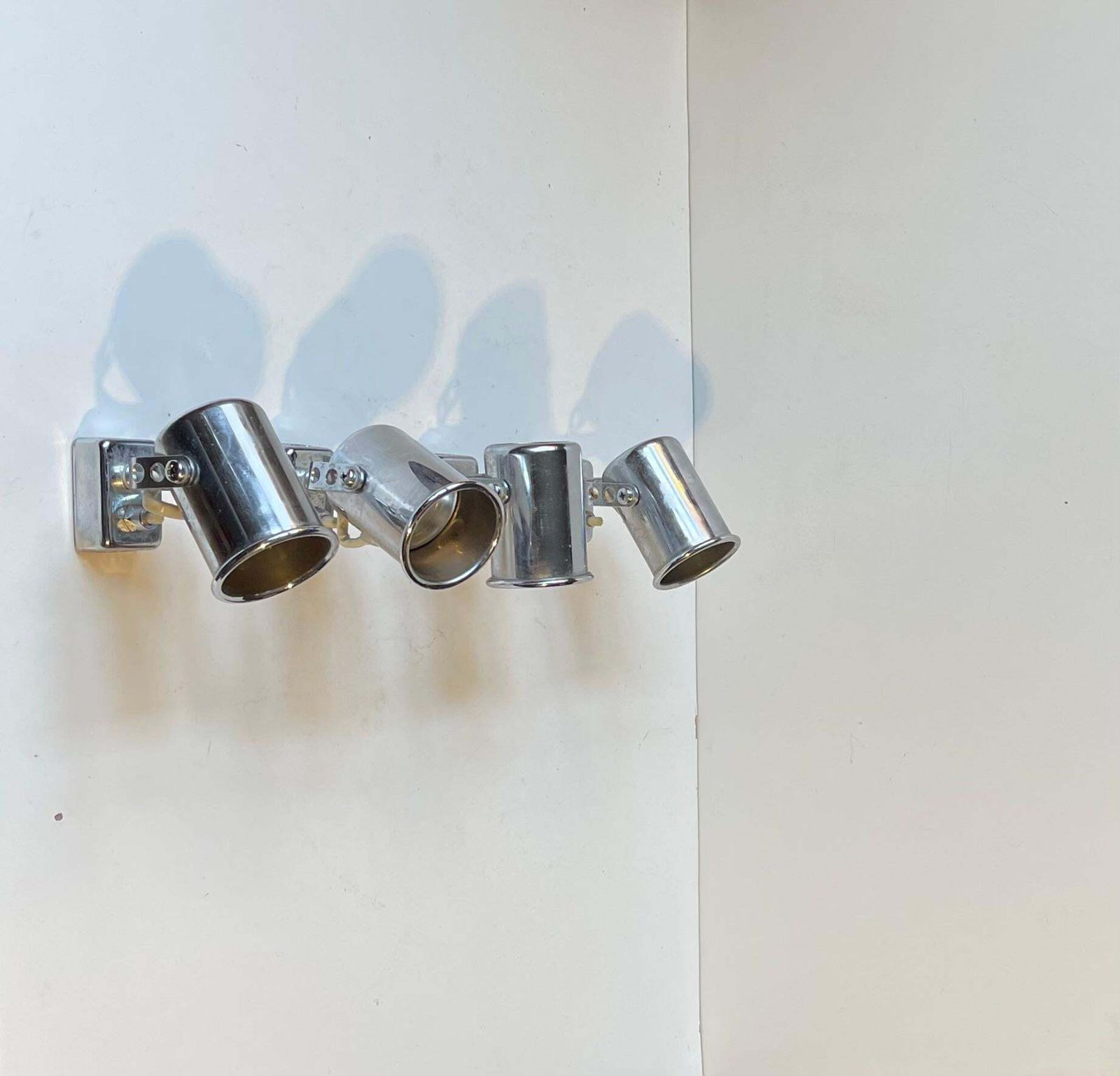 Vintage Italian Nautical Ship Cabin Wall Lights In Chrome, 1970s, Set Of 4 photo vinterior