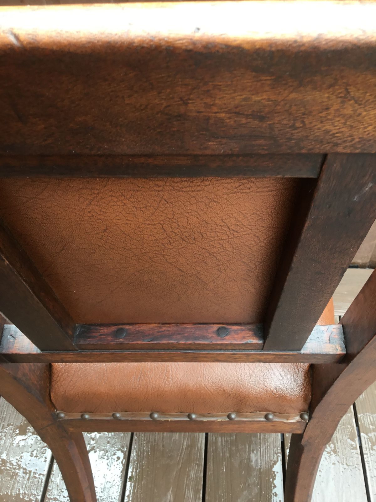 photo vinterior Victorian Oak And Mahogany Leather Side Chair. Excellent Condition