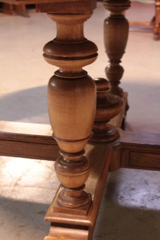 Table Pedestal Table In Oak 20th photo vintage