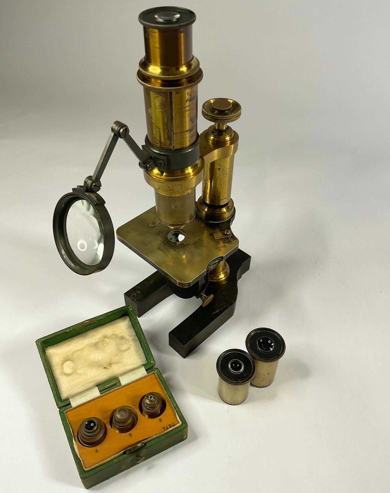 Antique French Microscope With Case And Accessories, 1870. Medical Scientific. photo furniture