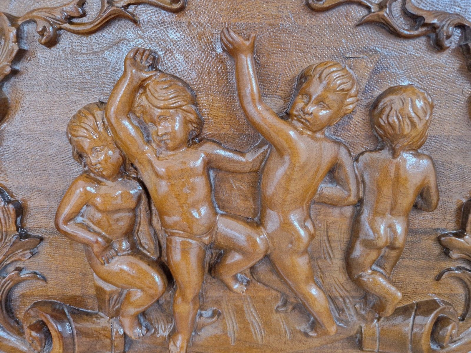 photo furniture Antique Renaissance King Size Bed And Pair Of Nightstands Carved Wood Angels