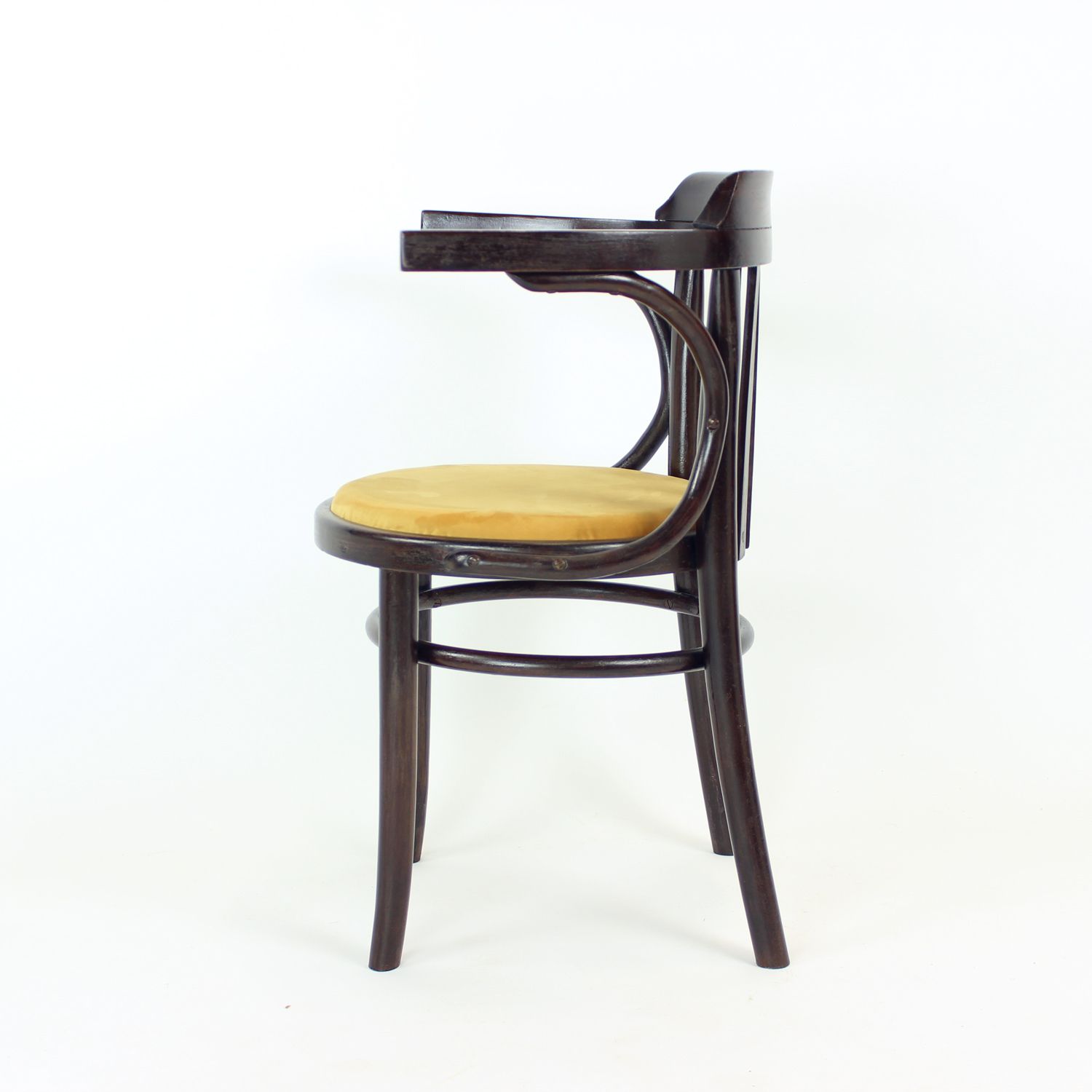 Michael Thonet No. 24 Bentwood Fauteuil door Ton, Tsjecho-Slowakije, ca. jaren 1950 photo 245.0