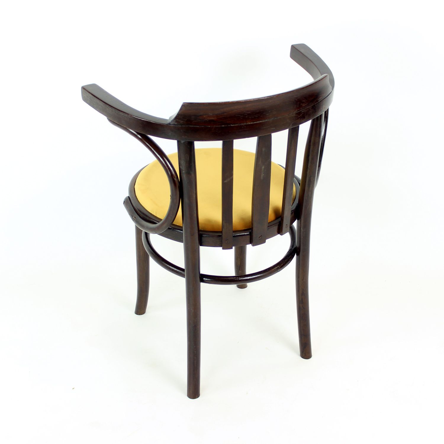 photo furniture Michael Thonet No. 24 Bentwood Fauteuil door Ton, Tsjecho-Slowakije, ca. jaren 1950